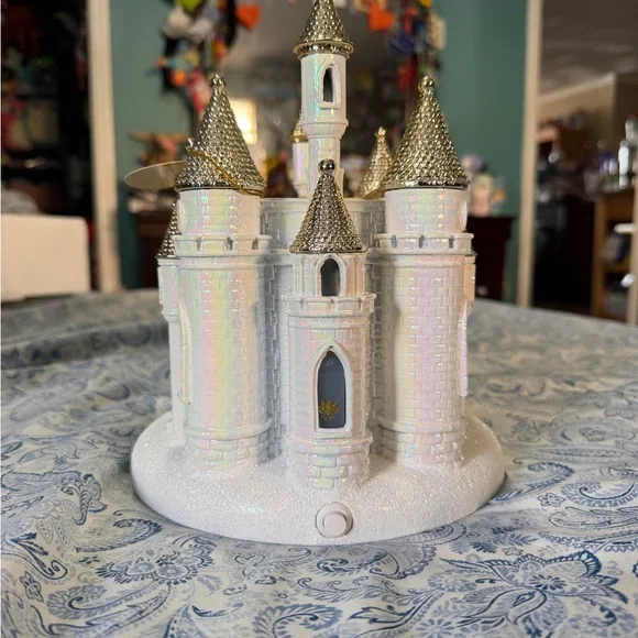 Bath & Body Works Disney Princess Light-up Castle Pedestal - Picture 3 of 3